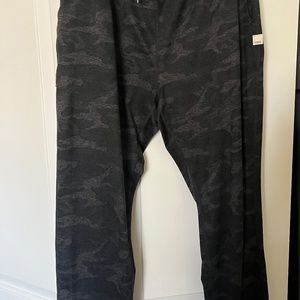 Vuori women’s performance joggers